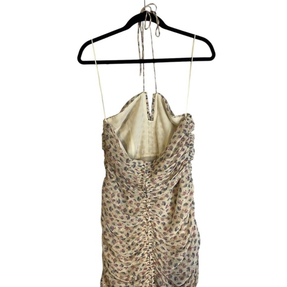 ZARA Summer Halter Cream Floral Dress
Love shack fancy inspired - Picture 8 of 15
